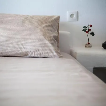 With Infinity Pool And Exceptional Sea View *