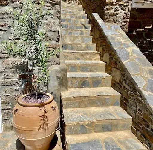 Dom wakacyjny With Infinity Pool And Exceptional Sea View