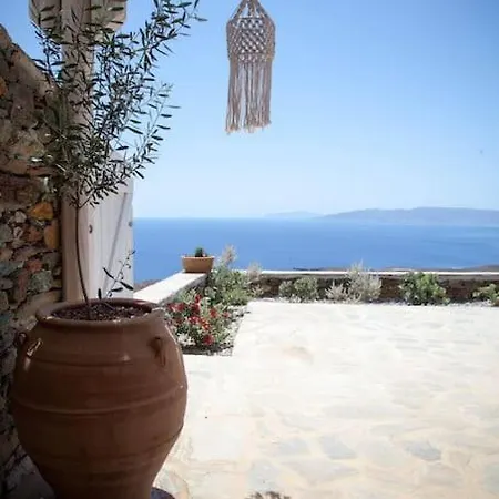 With Infinity Pool And Exceptional Sea View *