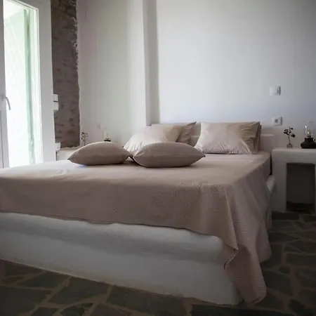 With Infinity Pool And Exceptional Sea View Kythnos