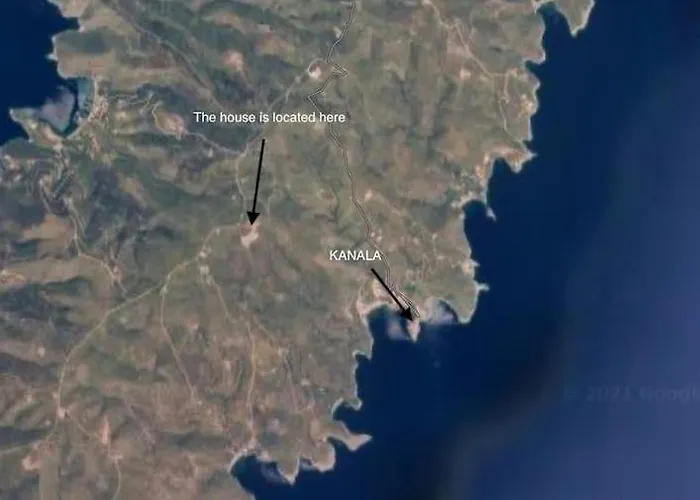 With Infinity Pool And Exceptional Sea View Сasa de vacaciones