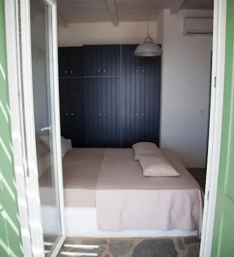 With Infinity Pool And Exceptional Sea View *